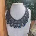 Collar en forma de abanico